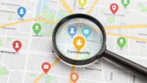 Mapa z zaznaczonymi lokalnymi biznesami i lupą